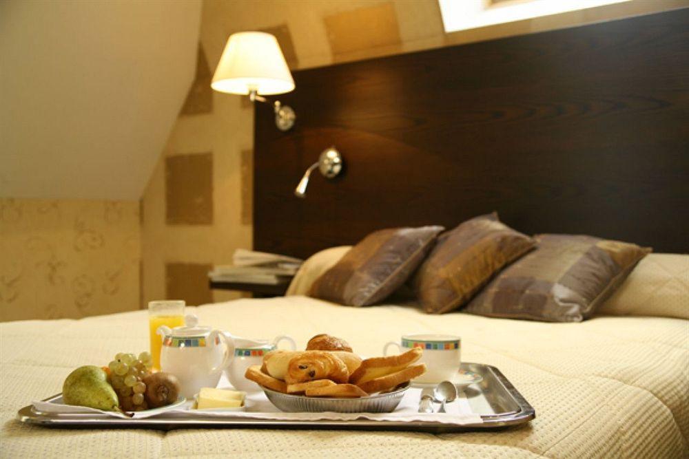 Logis La Marjolaine Hotell Moulay Exteriör bild